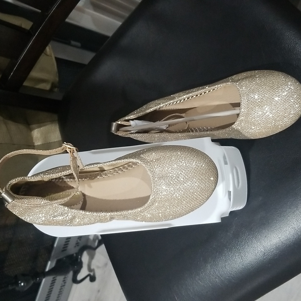 Girls Dream Pairs shoes